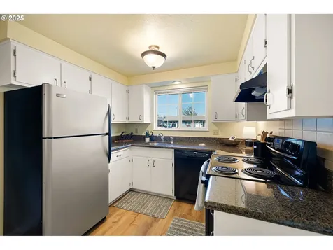 545 38th Street Springfield OR 97478