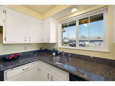545 38th Street Springfield OR 97478