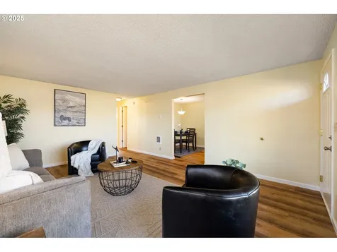 545 38th Street Springfield OR 97478