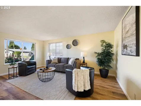 545 38th Street Springfield OR 97478