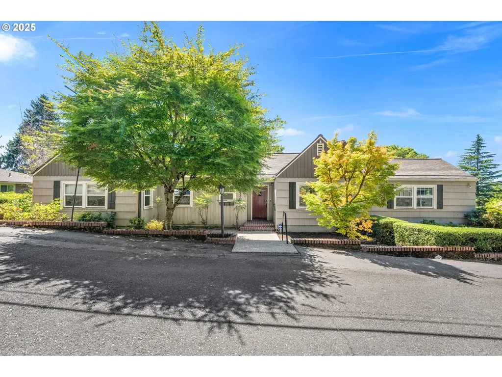 9420 NE Sacramento Street Portland OR 97220