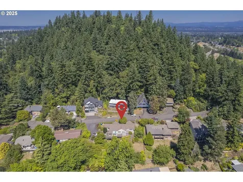 9420 NE Sacramento Street Portland OR 97220