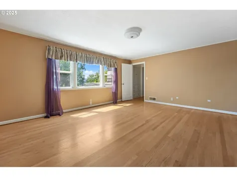 9420 NE Sacramento Street Portland OR 97220