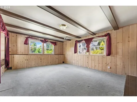 9420 NE Sacramento Street Portland OR 97220