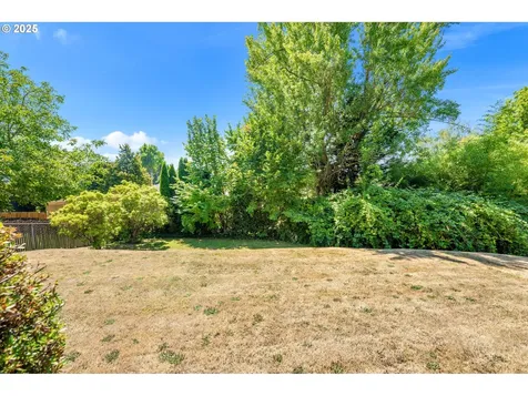 9420 NE Sacramento Street Portland OR 97220