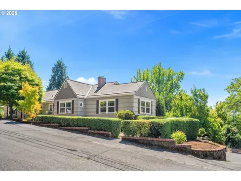 9420 NE Sacramento Street Portland OR 97220
