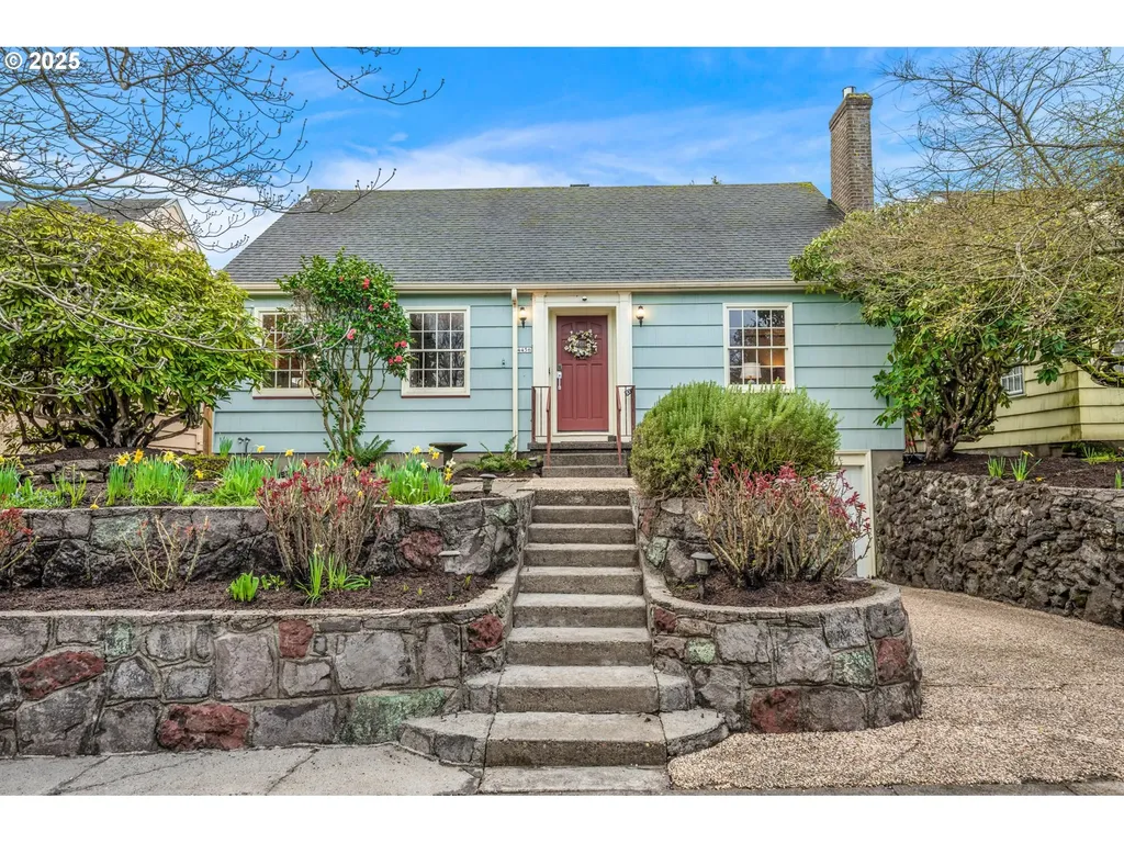 4456 NE Oregon Street Portland OR 97213