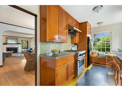 4456 NE Oregon Street Portland OR 97213