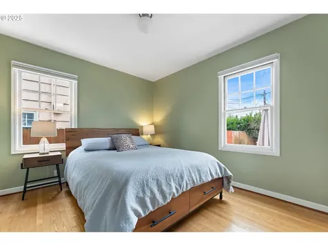 4456 NE Oregon Street Portland OR 97213