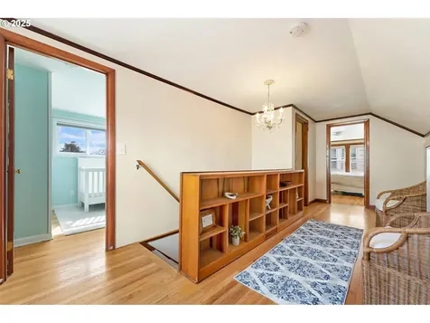 4456 NE Oregon Street Portland OR 97213