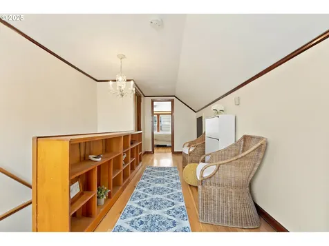 4456 NE Oregon Street Portland OR 97213