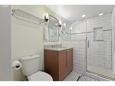 4456 NE Oregon Street Portland OR 97213