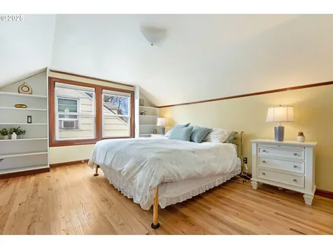 4456 NE Oregon Street Portland OR 97213