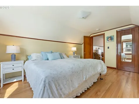 4456 NE Oregon Street Portland OR 97213