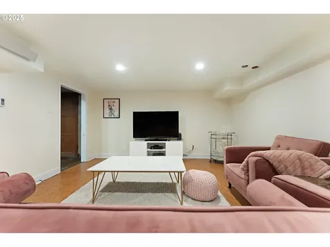 4456 NE Oregon Street Portland OR 97213