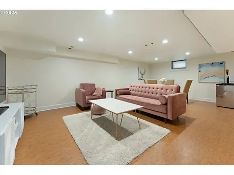 4456 NE Oregon Street Portland OR 97213