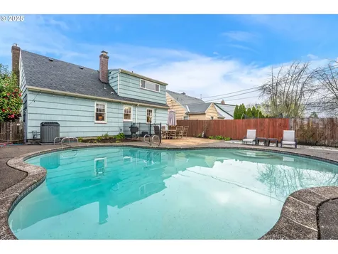 4456 NE Oregon Street Portland OR 97213