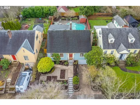 4456 NE Oregon Street Portland OR 97213