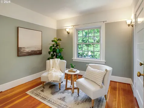 4214 NE Hassalo Street Portland OR 97213