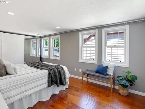 4214 NE Hassalo Street Portland OR 97213