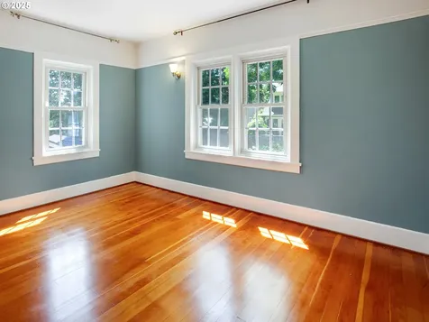 4214 NE Hassalo Street Portland OR 97213