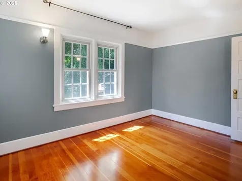 4214 NE Hassalo Street Portland OR 97213