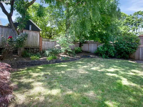 4214 NE Hassalo Street Portland OR 97213