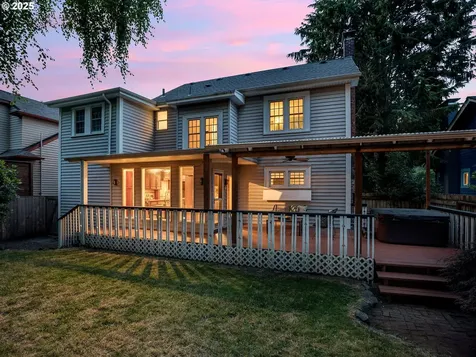 4214 NE Hassalo Street Portland OR 97213