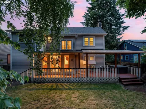 4214 NE Hassalo Street Portland OR 97213
