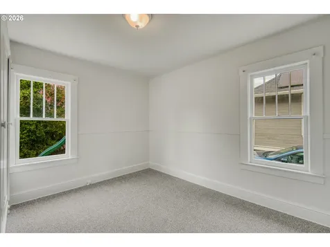 5819 N Concord Avenue Portland OR 97217