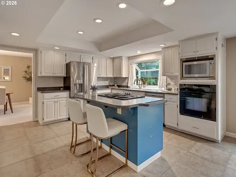 6106 Churchill Downs Drive West Linn OR 97068