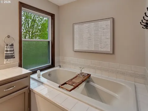 6106 Churchill Downs Drive West Linn OR 97068