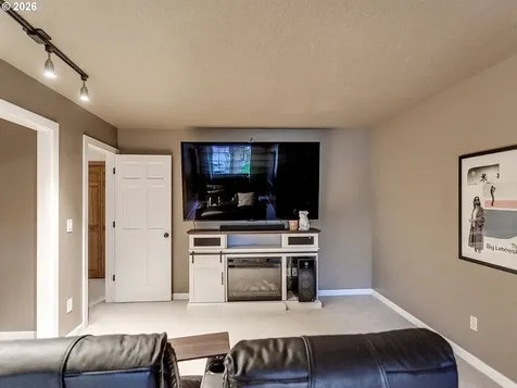 6106 Churchill Downs Drive West Linn OR 97068