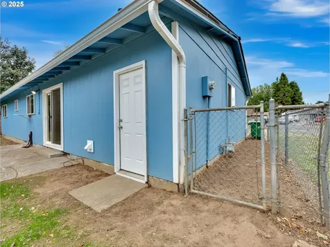 821 SW 14th Street Troutdale OR 97060