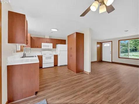821 SW 14th Street Troutdale OR 97060