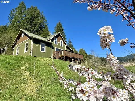 769 Deans Creek Road Reedsport OR 97467