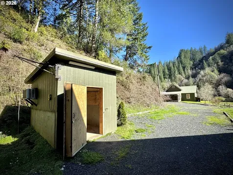 769 Deans Creek Road Reedsport OR 97467