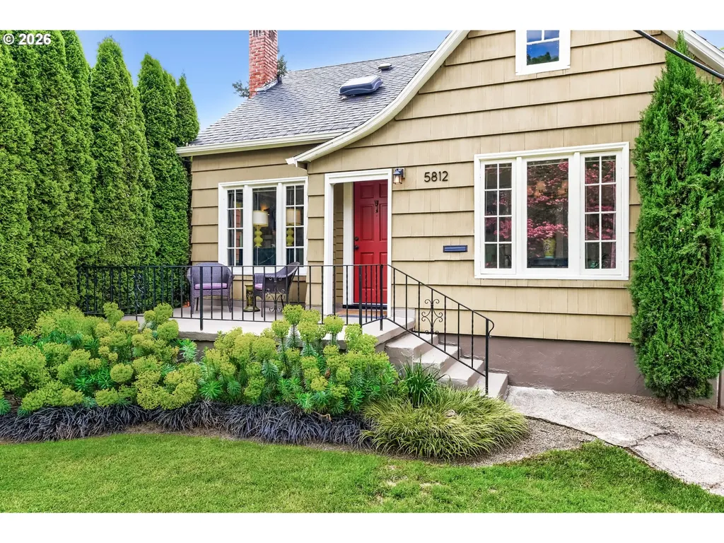 5812 SE Bush Street Portland OR 97206