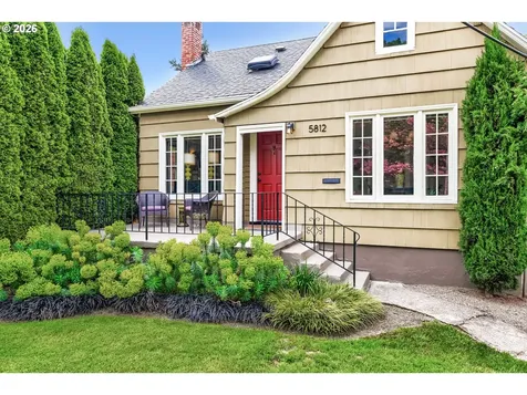 5812 SE Bush Street Portland OR 97206