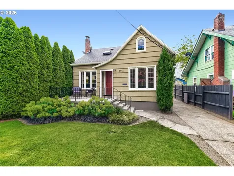 5812 SE Bush Street Portland OR 97206