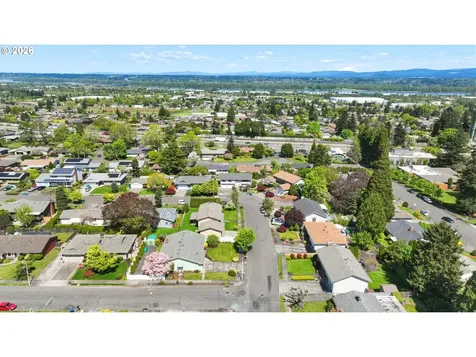 13039 NE Morris Street Portland OR 97230