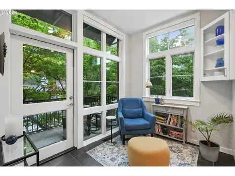 747 NW 11th Avenue Portland OR 97209