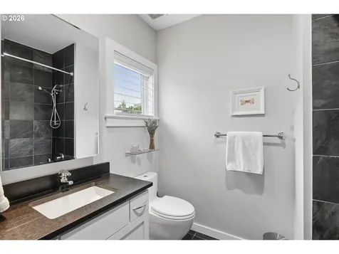 747 NW 11th Avenue Portland OR 97209