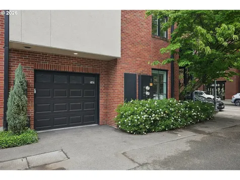 747 NW 11th Avenue Portland OR 97209