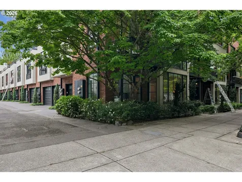 747 NW 11th Avenue Portland OR 97209