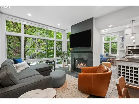 747 NW 11th Avenue Portland OR 97209