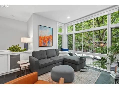 747 NW 11th Avenue Portland OR 97209