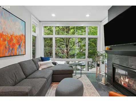 747 NW 11th Avenue Portland OR 97209