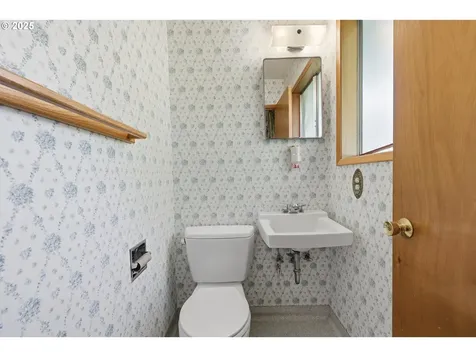 245 SE Juniper Avenue Gresham OR 97080
