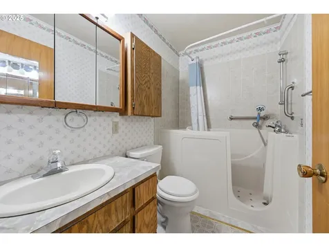245 SE Juniper Avenue Gresham OR 97080